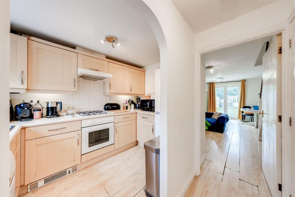 House in Dartford, Heath Side, Joydens Wood - More