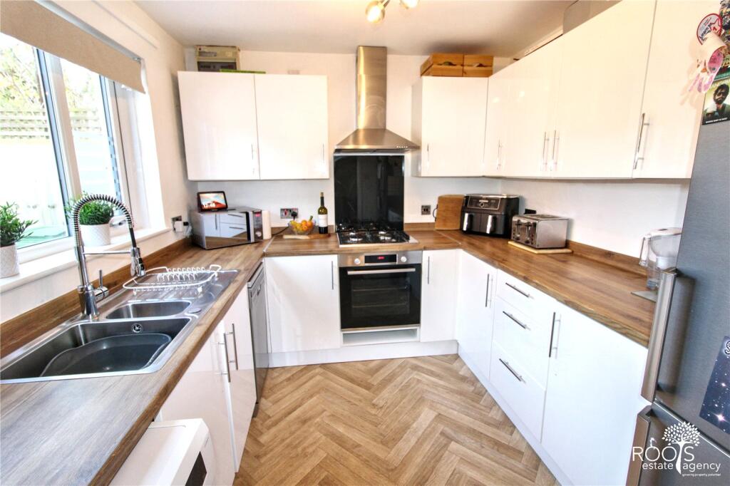 Quarrington Close, Thatcham, Berkshire, RG19 photo 3