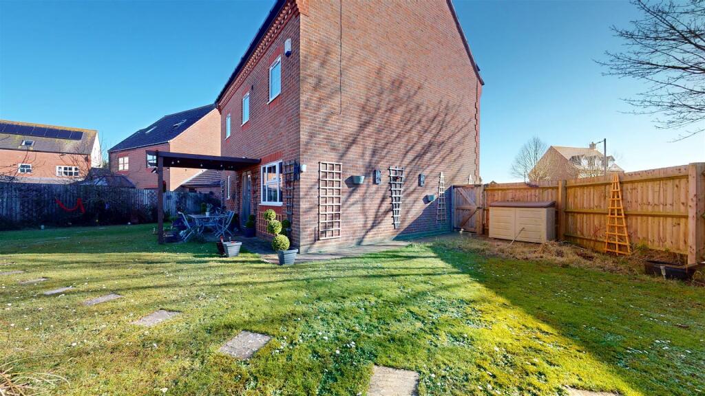 House in Milton Keynes, Monkston, Kents Hill, Monkston and Brinklow - View 3