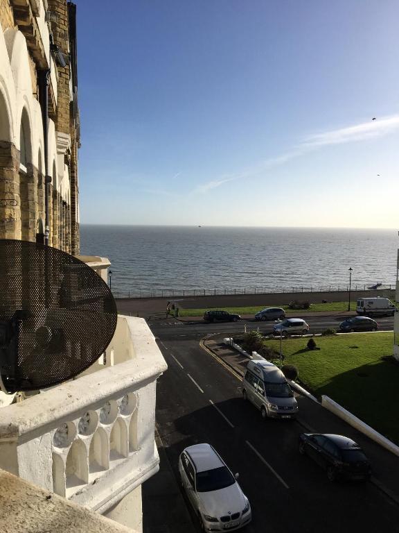 Apartment in Canterbury - View 4