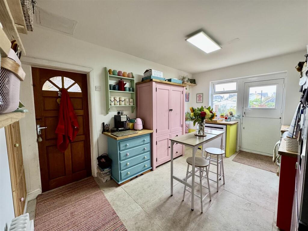 House in Ammanford - View 3