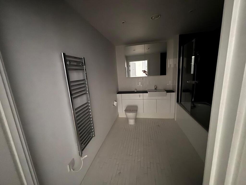 Apartment in London - More