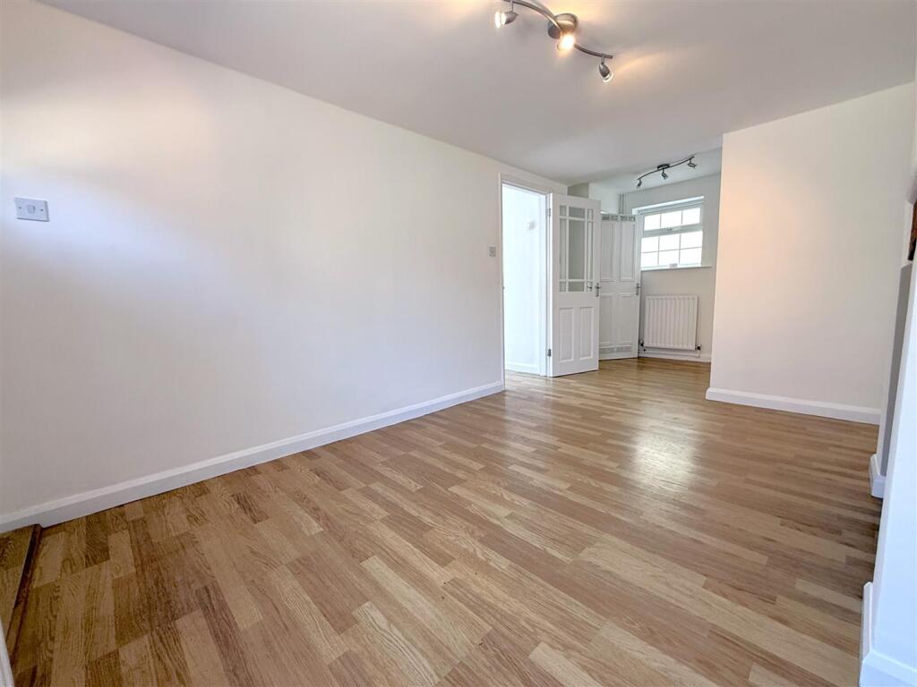 House in Rushcliffe, Aslockton - View 4
