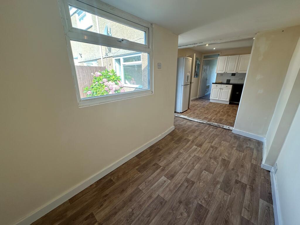 House in Harlow, Staple Tye - View 5