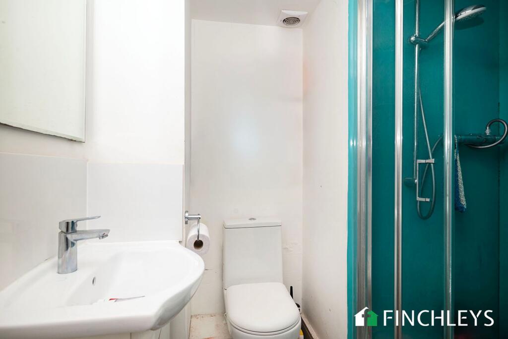 Apartment in London, West Finchley - View 6