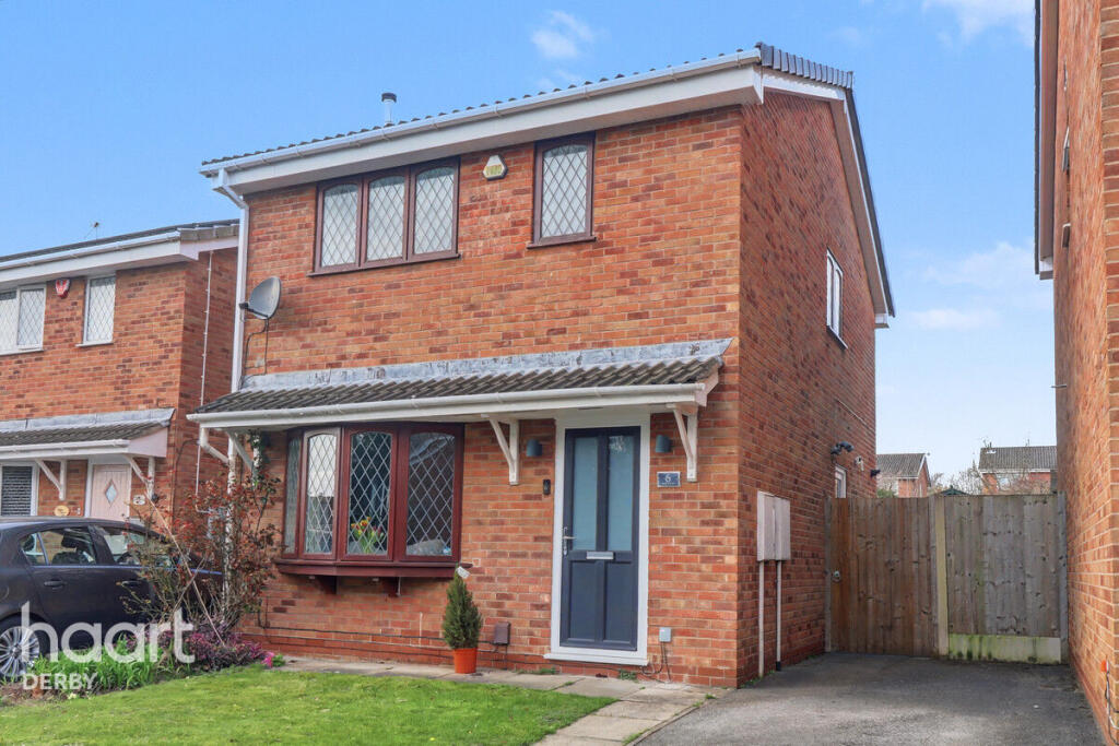 3-bed detached on Peers Close, Derby, £300,000