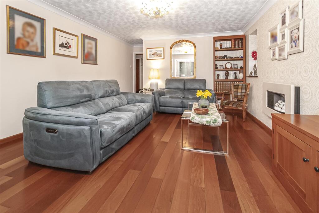 38, Cheshire Court, Ramsbottom, Bury photo 3
