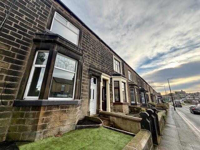Main image of property: Skipton Road, Colne, BB8