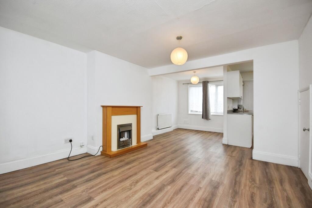 House in Basildon, Essex - View 5
