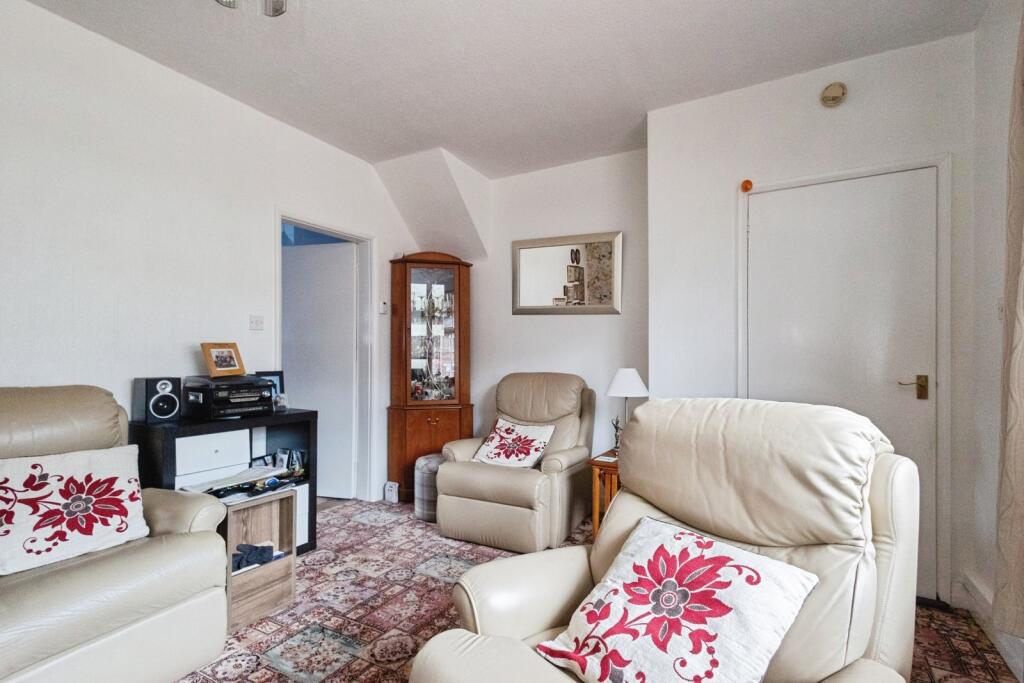 House in Tameside, Greater Manchester - View 4