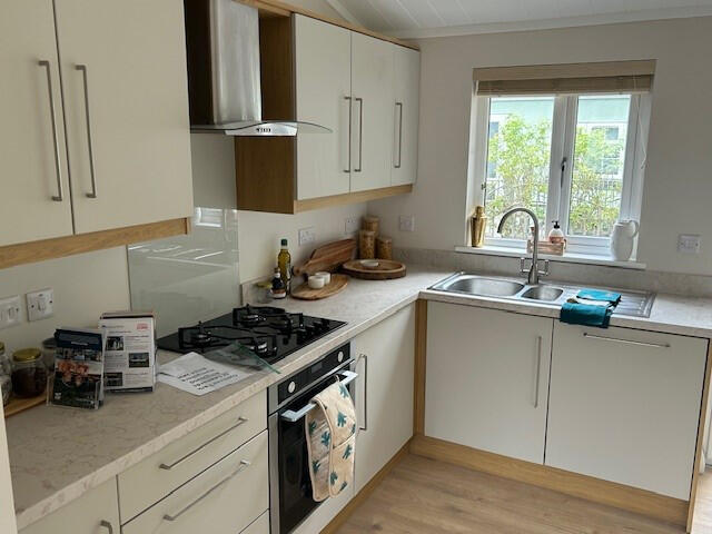 Fleet, Hampshire, GU52 photo 2