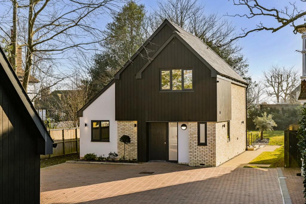4-bed detached on School Road, Hythe, Kent, CT21, £925,000