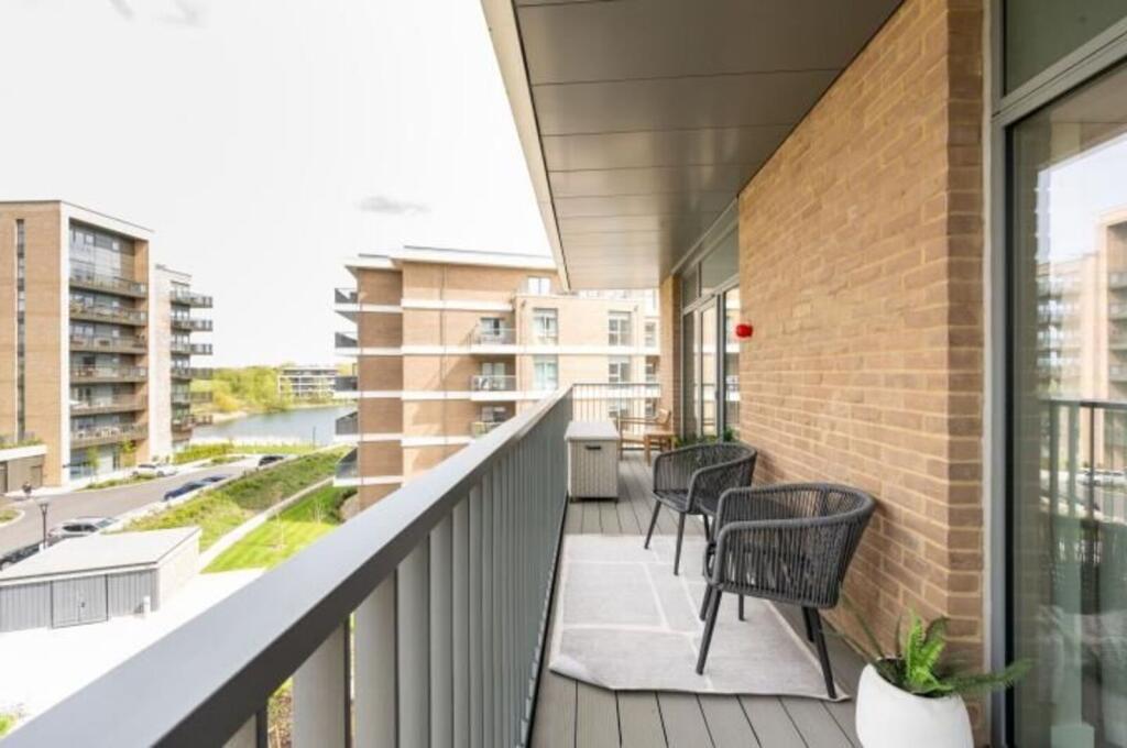 Apartment in Reading, Southcote - View 5
