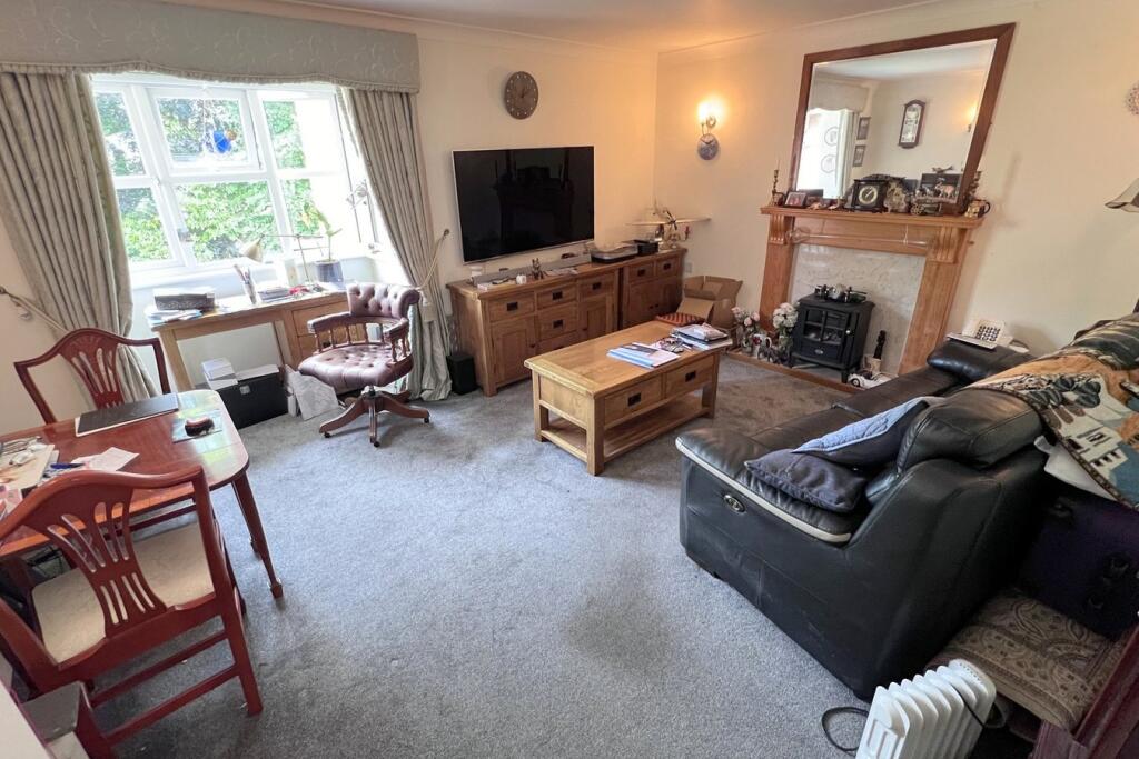 Moorside Road, West Moors, Ferndown, BH22 photo 2