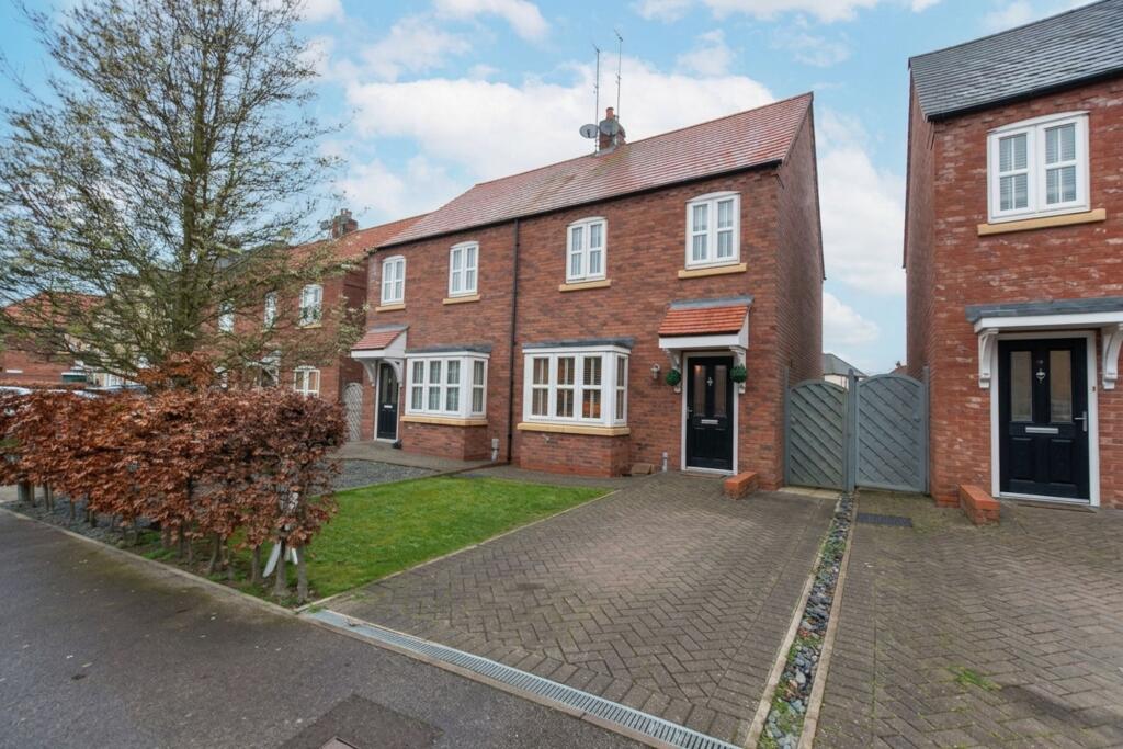 Main image of property: Markeaton Park, Kingswood, HU7