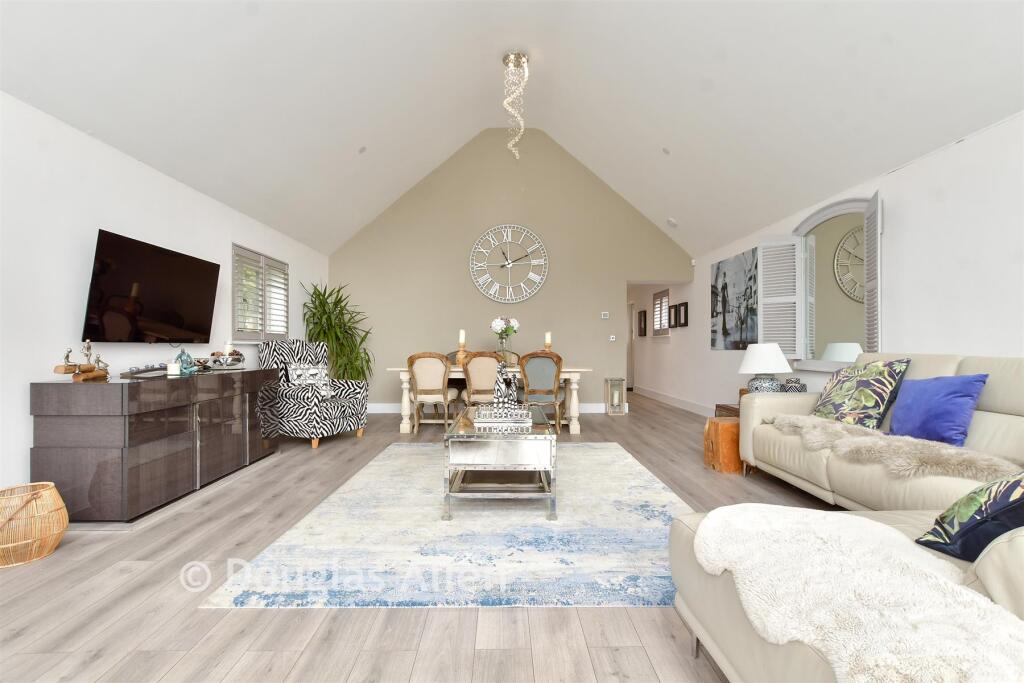 House in Enfield - View 4