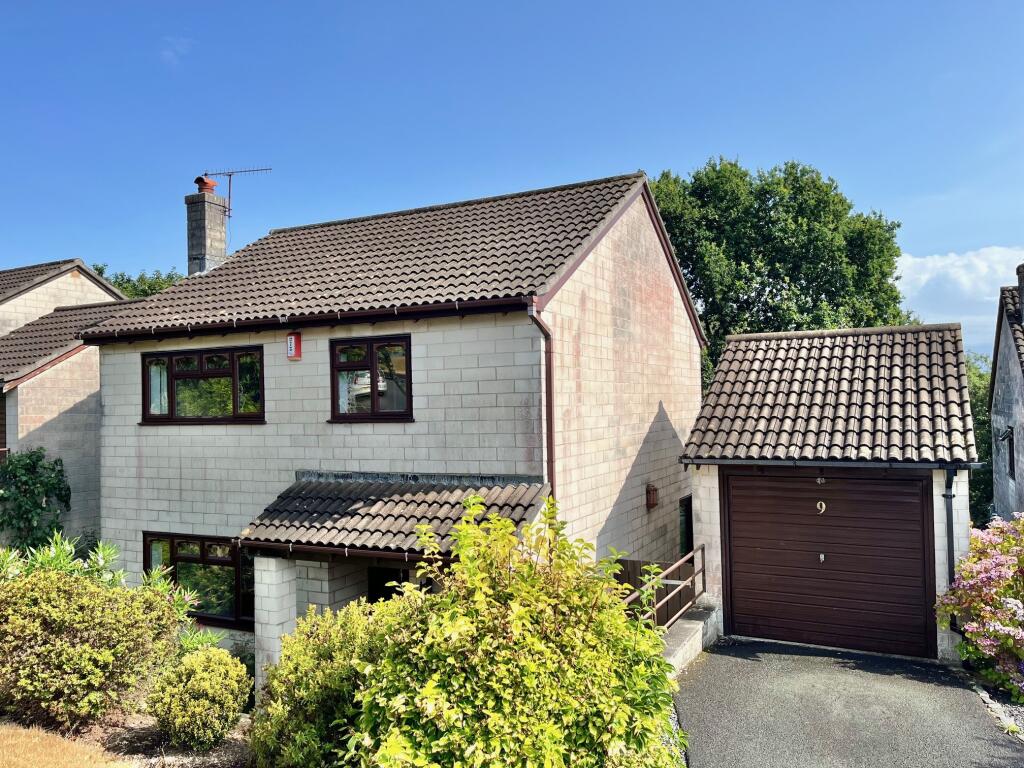 4-bed detached on Deacon Drive, Saltash, PL12, £395,000