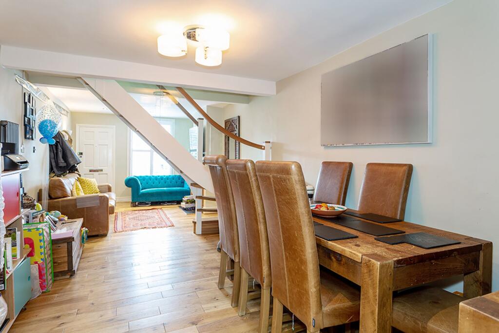 House in Elmbridge, Long Ditton - View 5