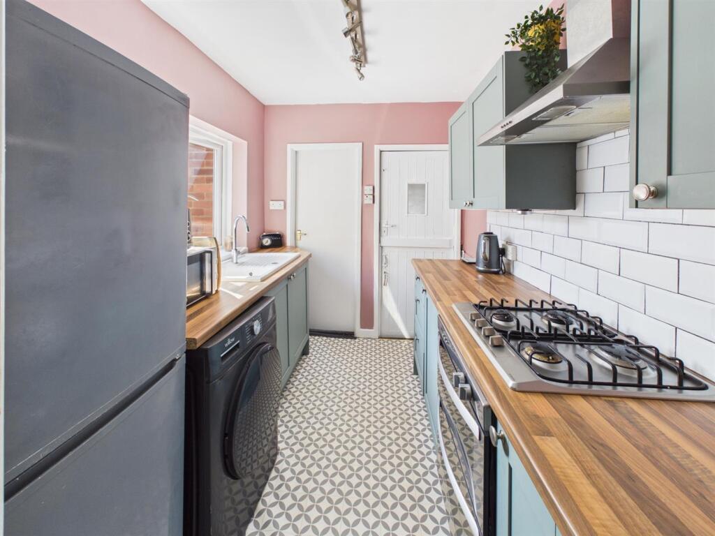 Apartment in Newcastle upon Tyne - View 4