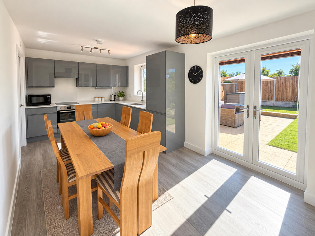 House in Redhill - View 3