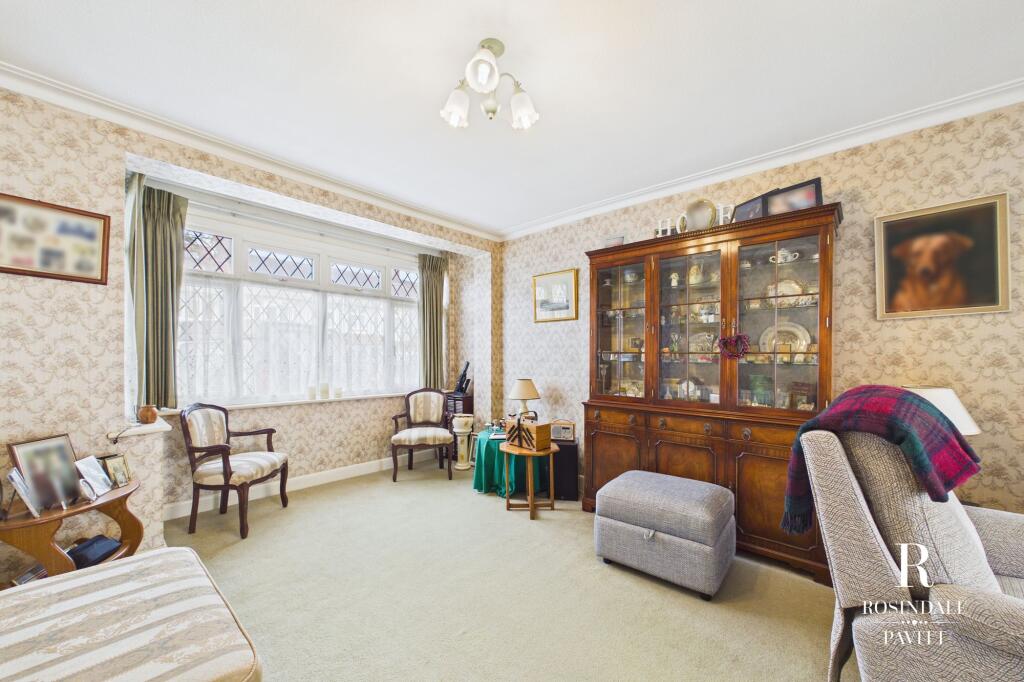 Godalming Avenue, Wallington, SM6 - More