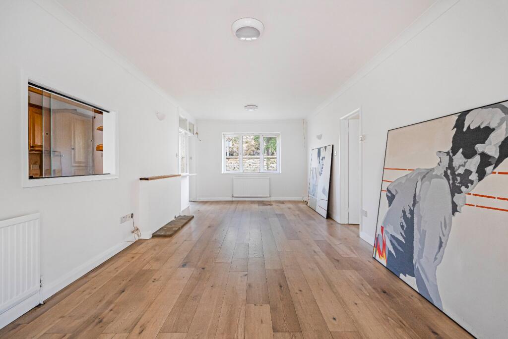 Main image of property: The Avenue, Cirencester, Gloucestershire, GL7