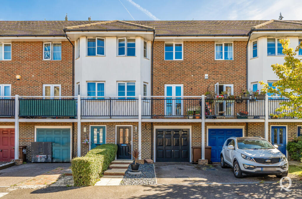 4-bed terraced on Groombridge Drive, Gillingham, Kent, ME7, £375,000