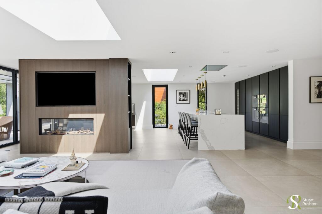 House in Stockport - View 2