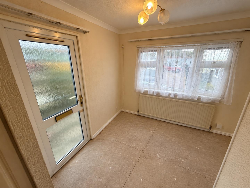 Woodbine Close, Waltham Abbey - View 4