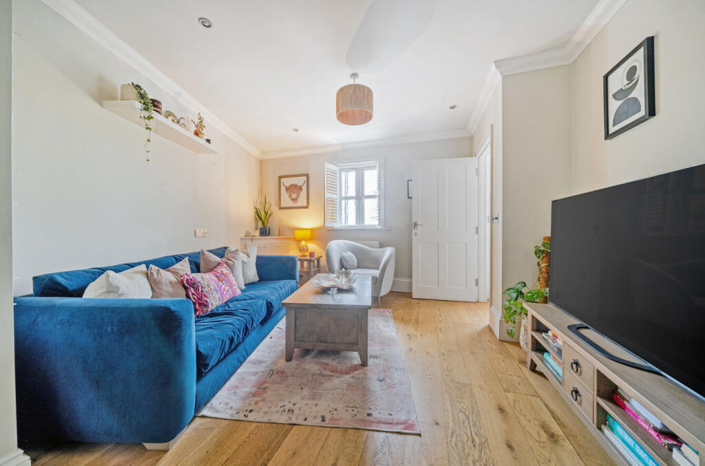 House in Waverley, Crownpits, Godalming - View 5