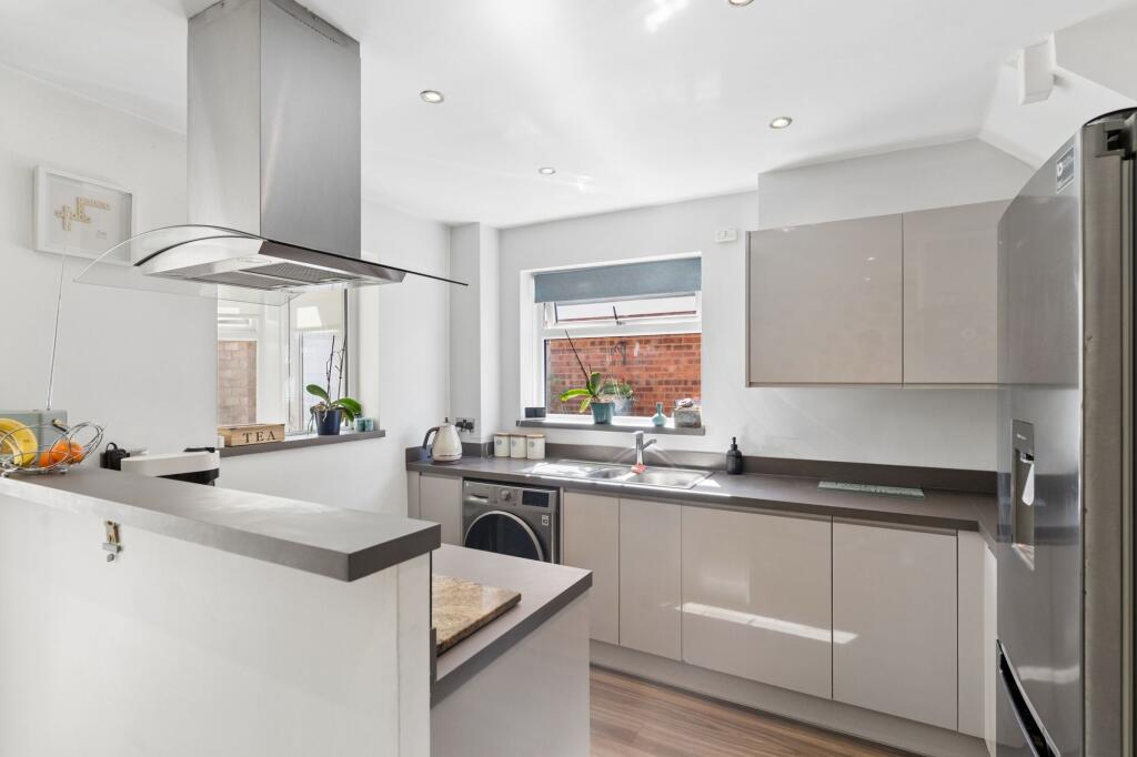 House in Stevenage, Fishers Green - View 5