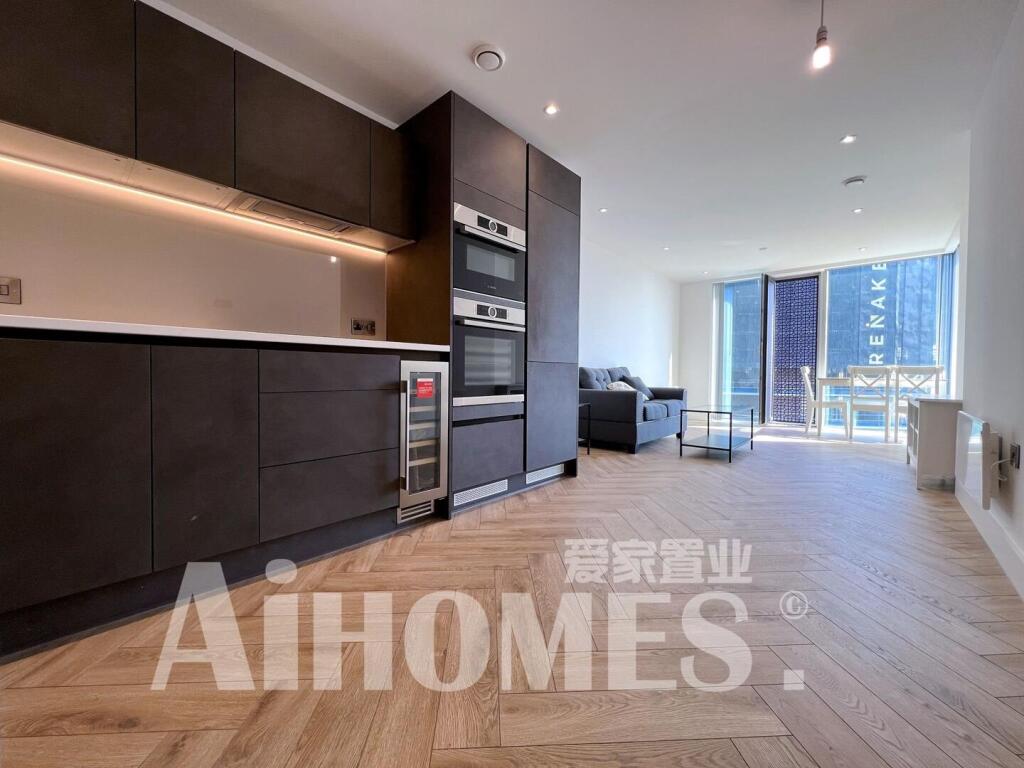 Apartment in Manchester, City Centre - View 5