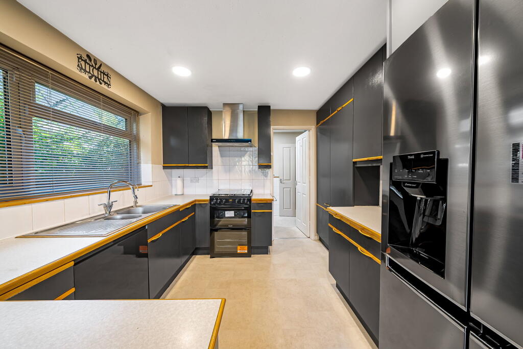 House in Hemel Hempstead - More