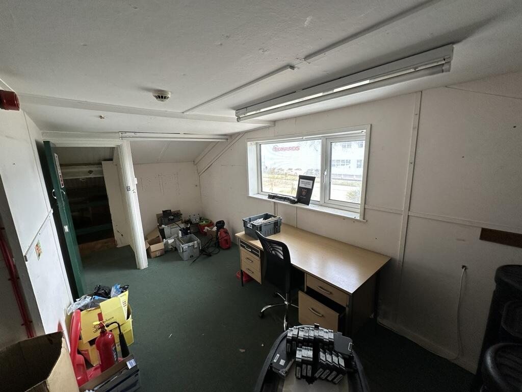 Photo 10