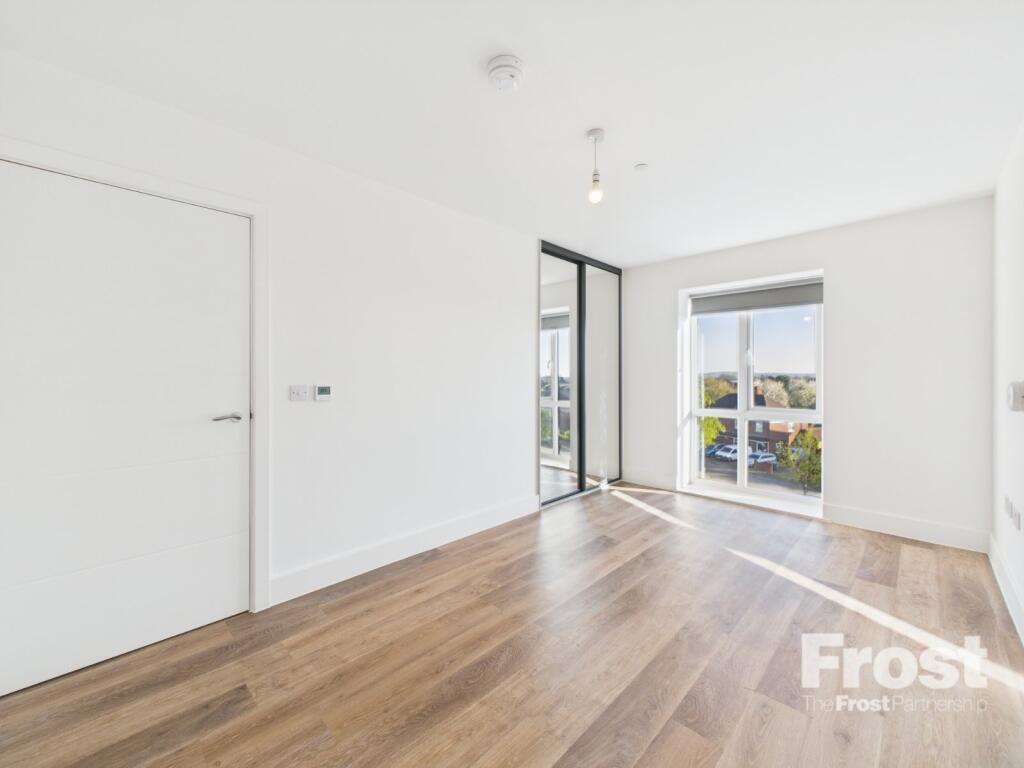 Apartment in Slough - View 4