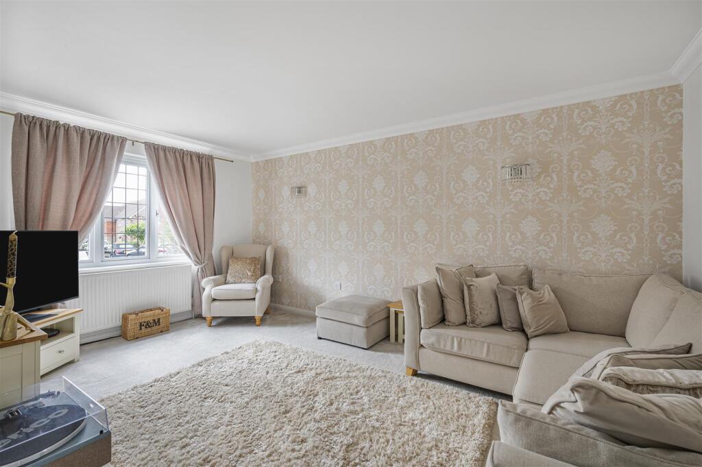 House in Lewes, Seaford - More