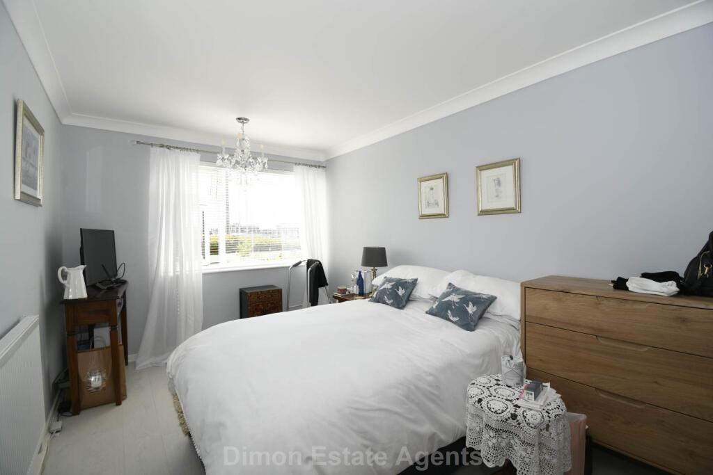 Apartment in Gosport, Hampshire - More