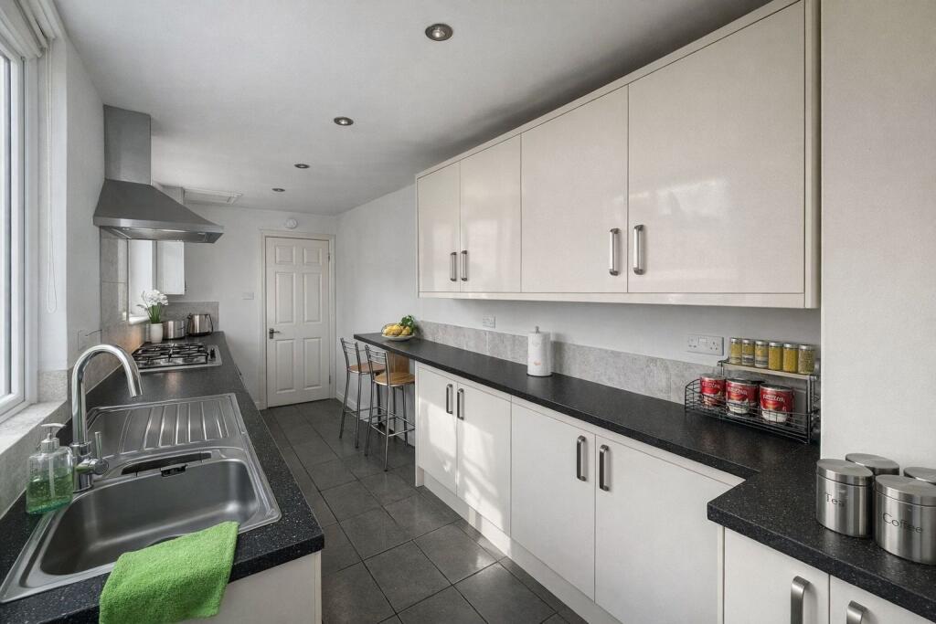 Main image of property: Howe Street