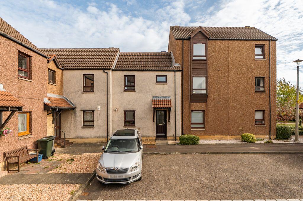 Main image of property: 31 The Paddockholm, Edinburgh, EH12 7XP