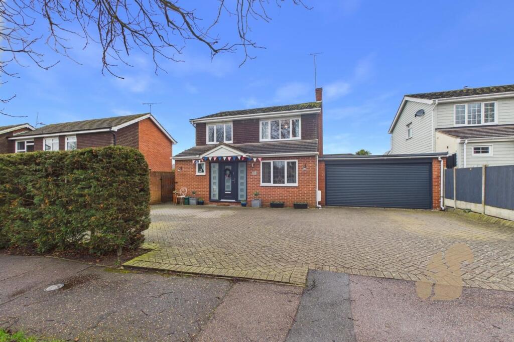 4-bed detached on Seaview Avenue, West Mersea, CO5, £550,000