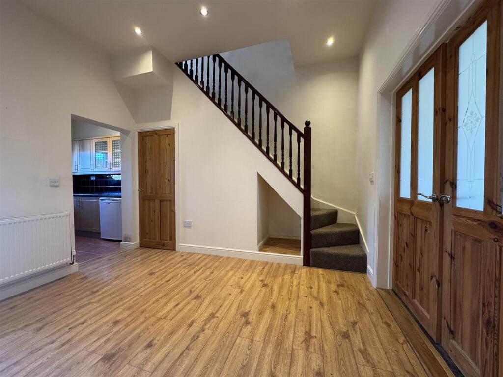 House in Barnsley, Higham - View 4