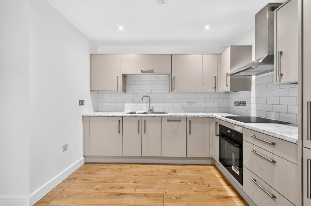 Apartment in London - More