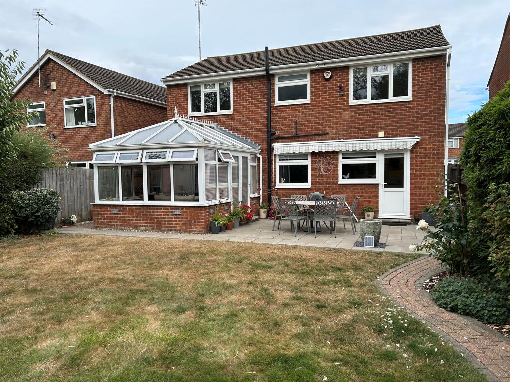 House in Buckingham, Buckinghamshire - More