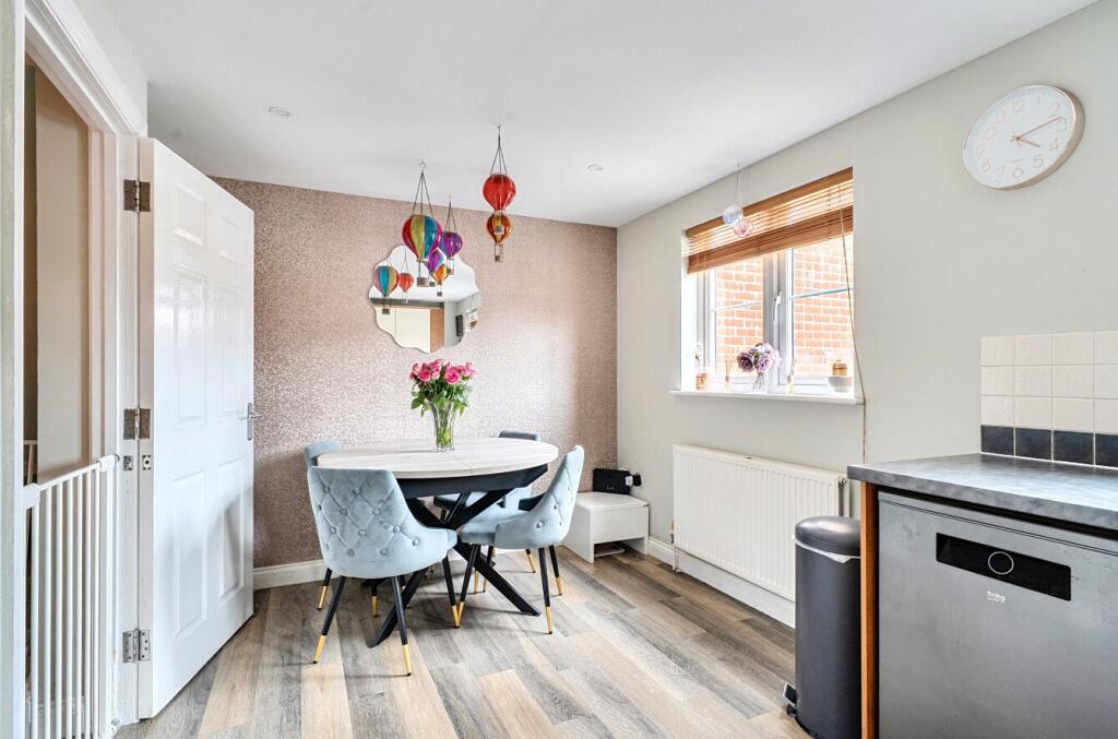 House in Gillingham, Lodbourne - View 4
