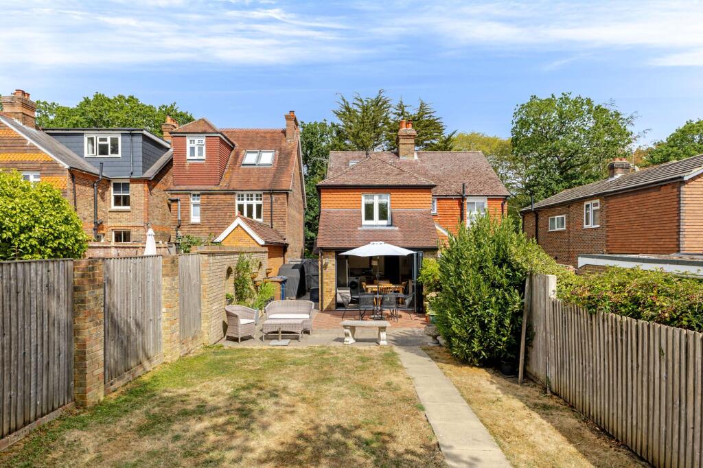 House in Redhill - View 3