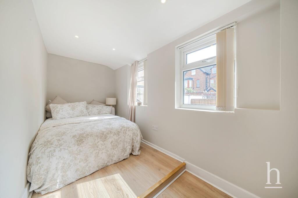 Apartment in West Kirby, Grange - More