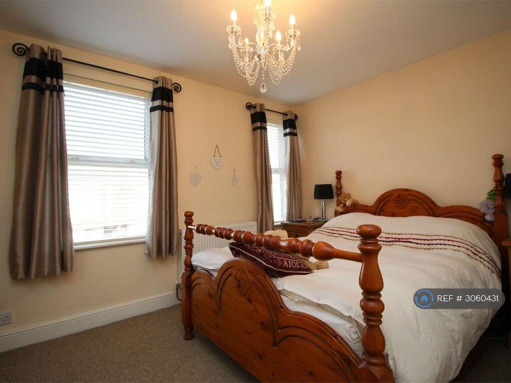 House in Milton Keynes, Bedford - View 5