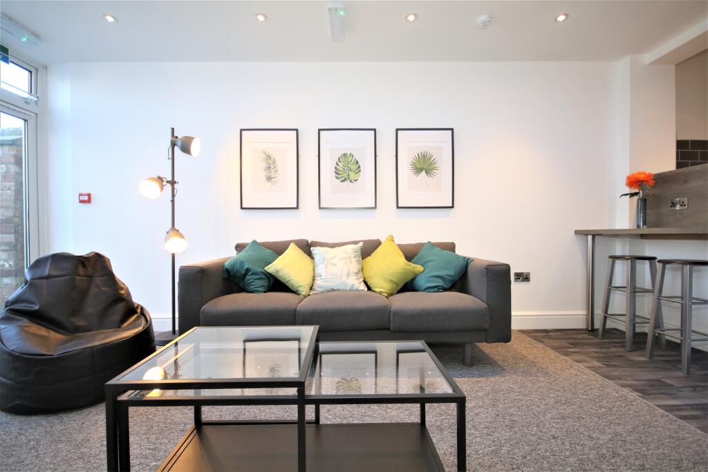 House in Rugby, Warwickshire - More