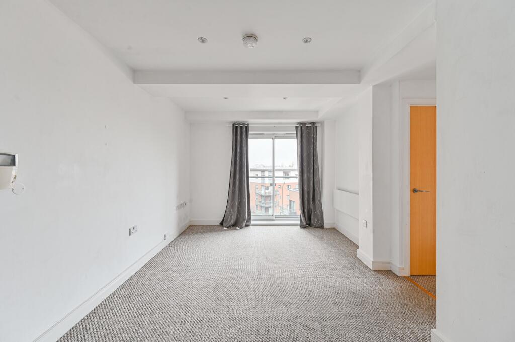 Apartment in London - View 5
