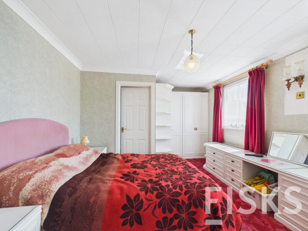 House in Castle Point, Benfleet - View 2